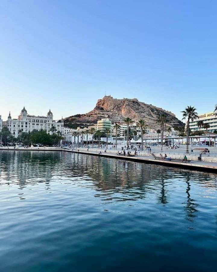 Gran Atico Con Terraza En El Centro De Alicante Kültér fotó
